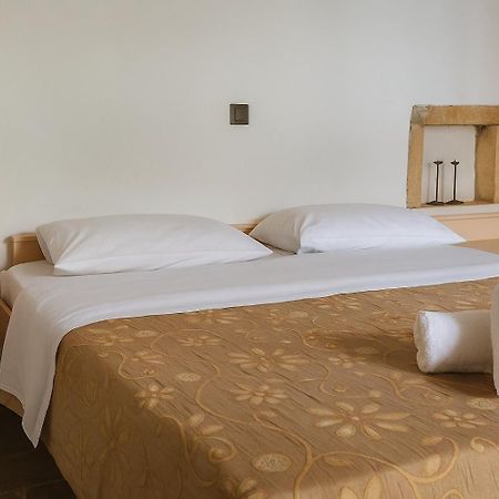 Menexes Suites Monemvasia Monemvasía Exterior foto