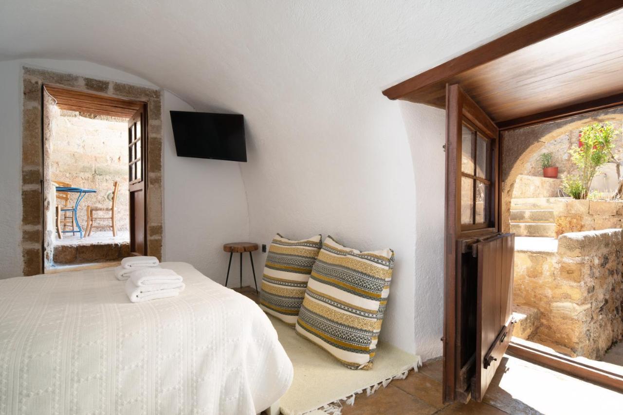 Menexes Suites Monemvasia Monemvasía Exterior foto