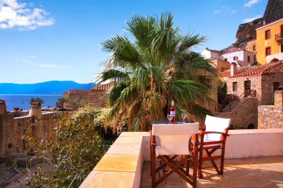 Menexes Suites Monemvasia Monemvasía Exterior foto