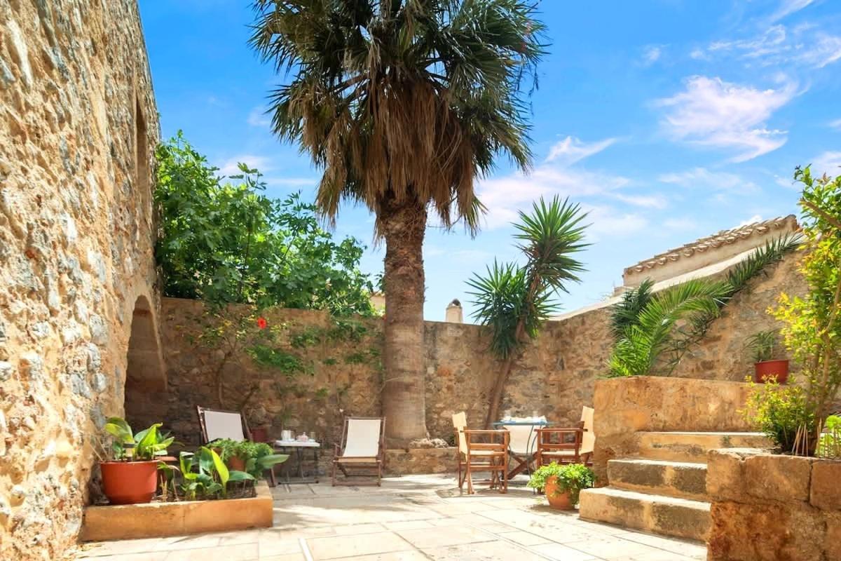 Menexes Suites Monemvasia Monemvasía Exterior foto